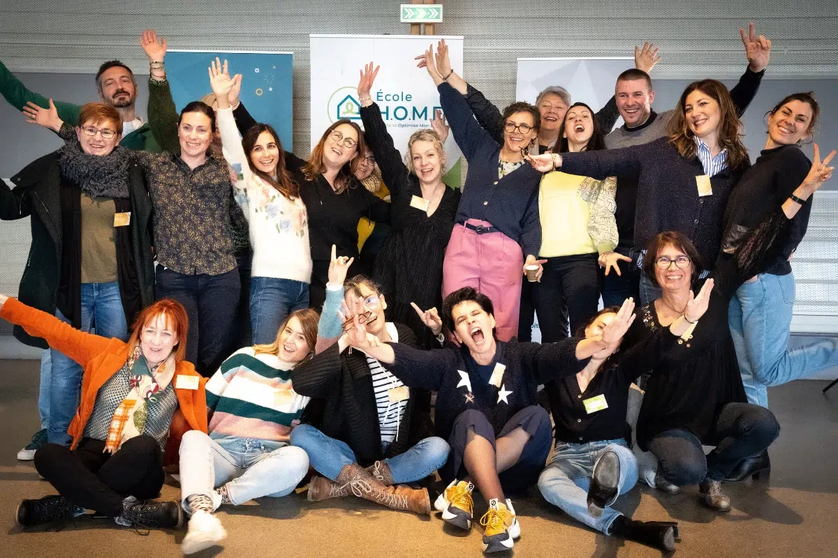 Une école à distance, mais avec des rencontres régulières