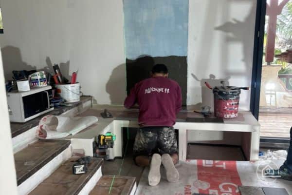 travaux-pose-poele Artisans de confiance pour un suivi de chantier 0 stress.